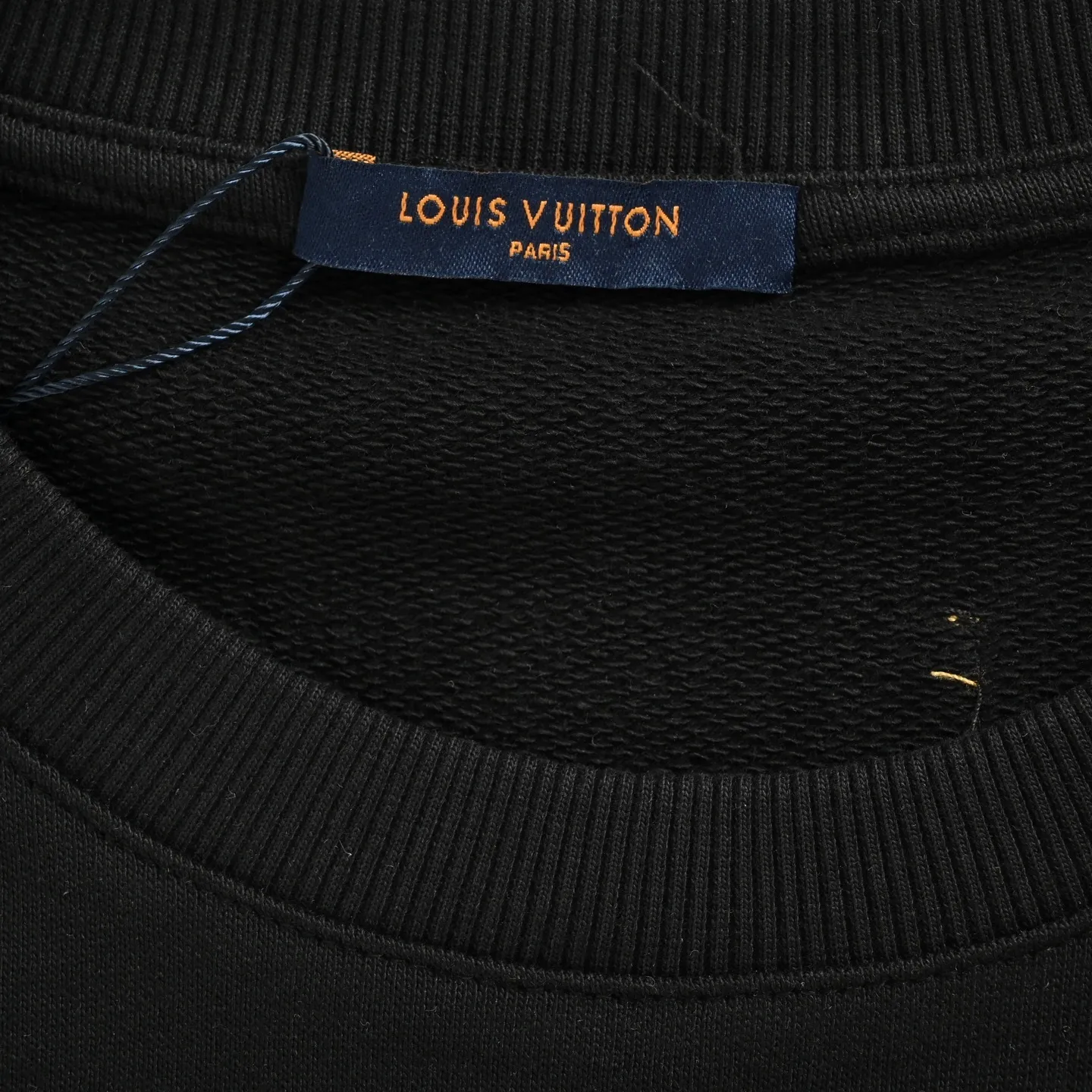 Louis Vuitton/Louis Vuitton 25Fw contrasting color four-flower embroidery crew neck sweatshirt